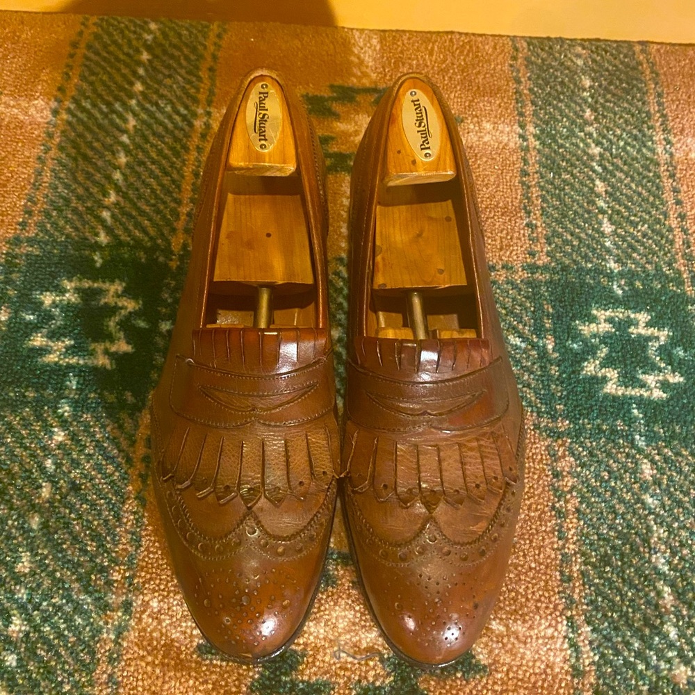 Paul Stuart loafer. Men's size 9.